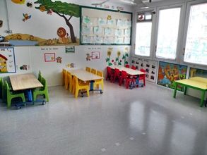 Escola Infantil Apolo 10 salón de clases decorado