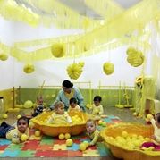 Escola Infantil Apolo 10 decoración de fiesta de colores