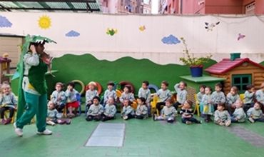 Escola Infantil Apolo 10 fiesta de Sant Jordi 1