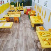 Escola Infantil Apolo 10 papeles amarillos