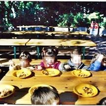 Escola Infantil Apolo 10 niños comiendo